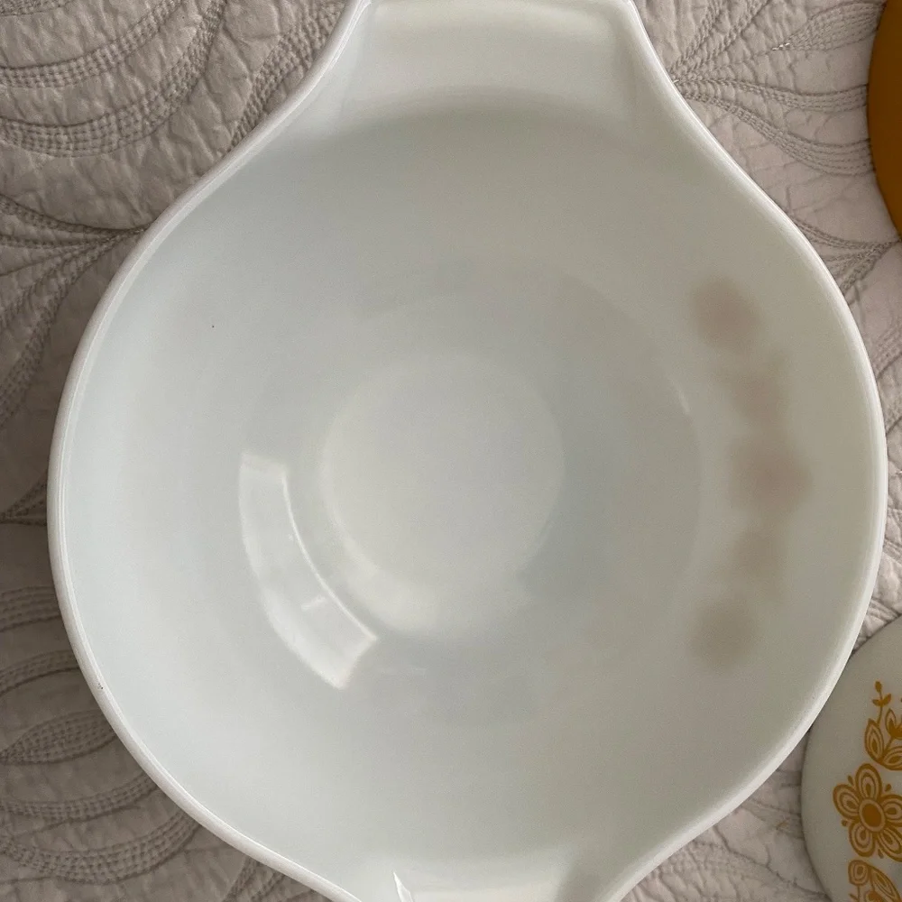 Pyrex/Vintage Set of‎ 3/Gold Butterfly Nesting Mixing Bowls, 1972-1978